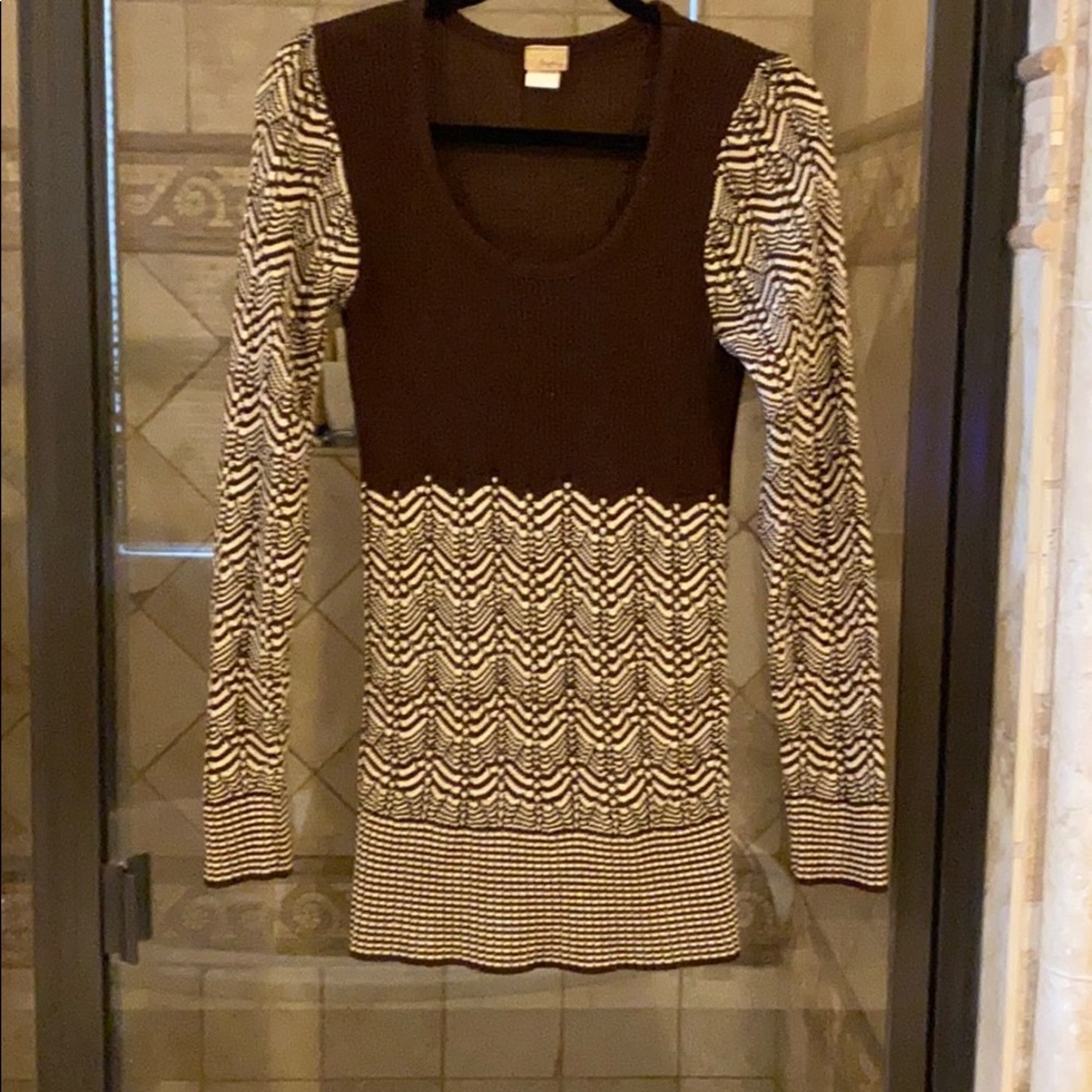 Buckle sweater
